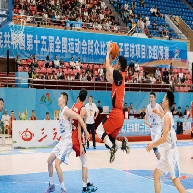 季后赛首轮对阵引发激烈关注